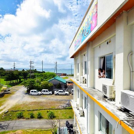 Hotel Henza Урума Екстериор снимка