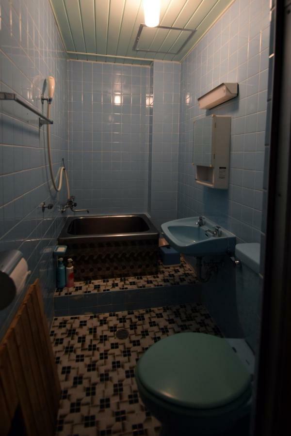 Hotel Henza Урума Екстериор снимка