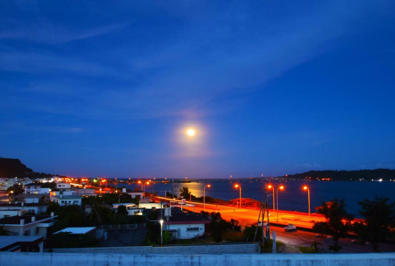 Hotel Henza Урума Екстериор снимка