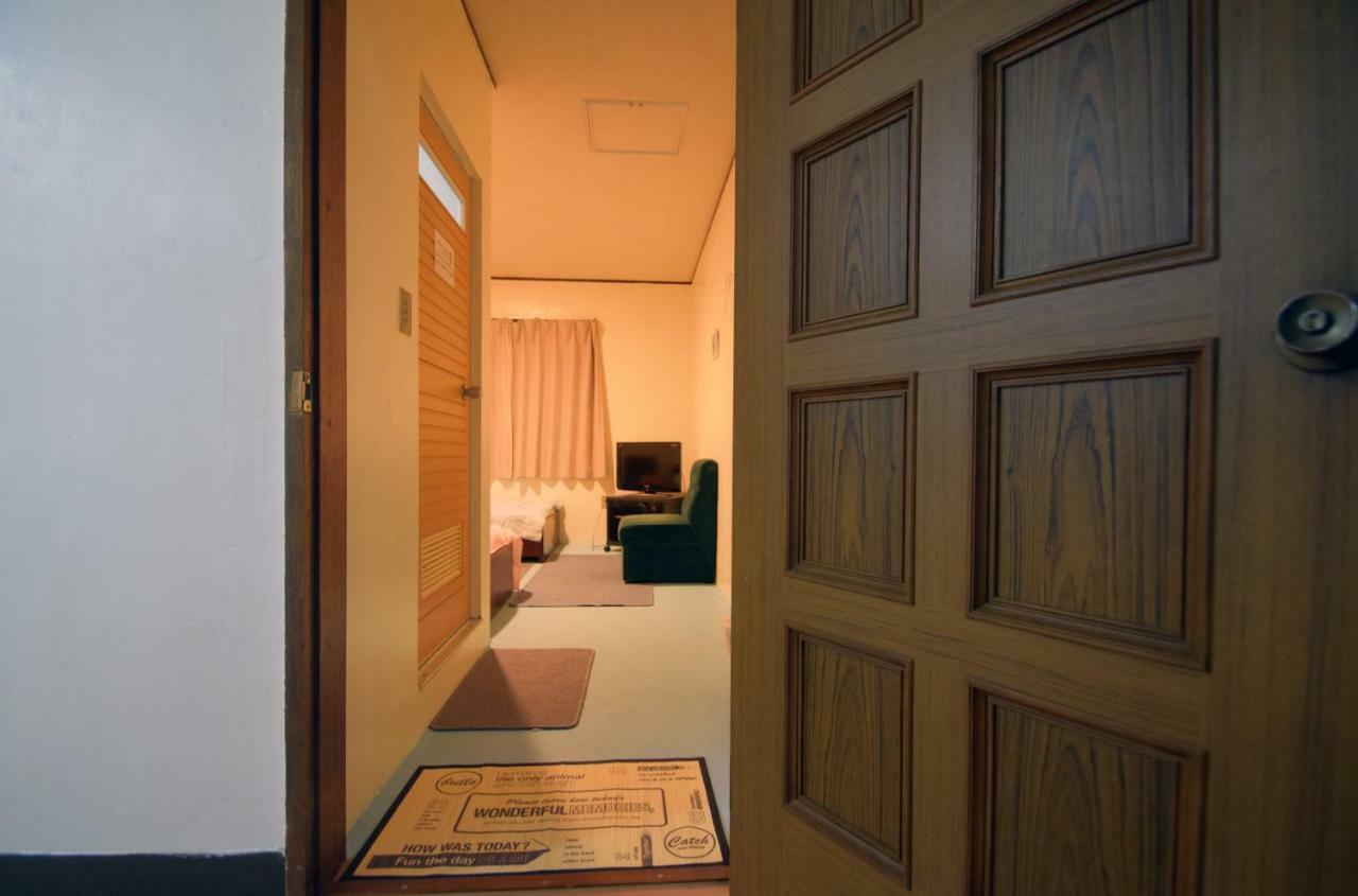 Hotel Henza Урума Екстериор снимка