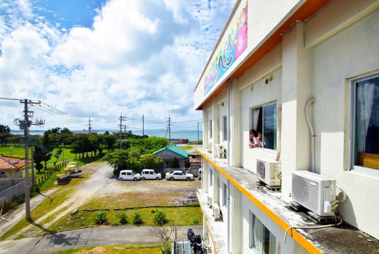 Hotel Henza Урума Екстериор снимка